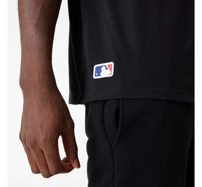 Чоловіча Футболка New Era MLB ESS LC OS TEE NYY Чорний S (7d60416723 S)
