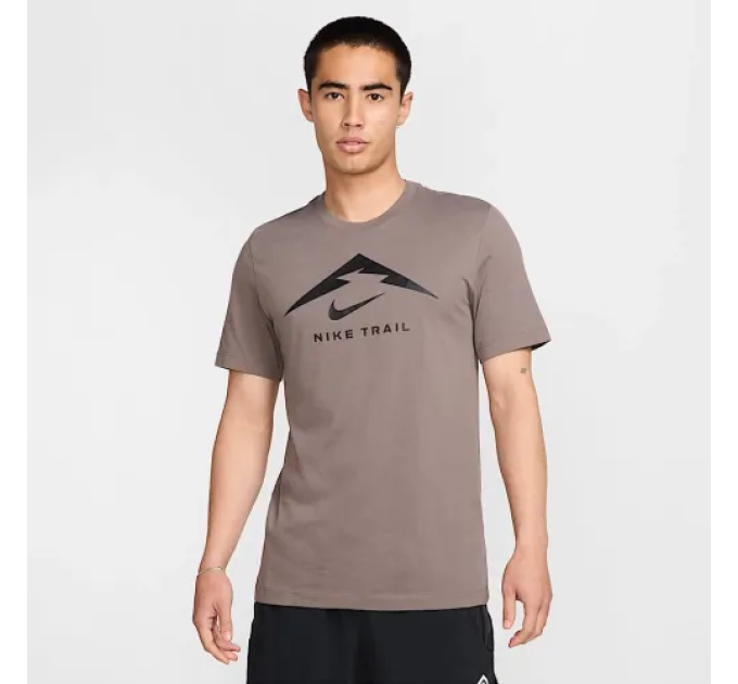 Чоловіча Футболка Nike M DF TEE TRAIL LOGO Коричневий M (7dFQ3914-289 M)