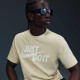 Чоловіча Футболка Nike M NSW TEE JUST DO IT SWOOSH Бежевий S (7dAR5006-229 S)