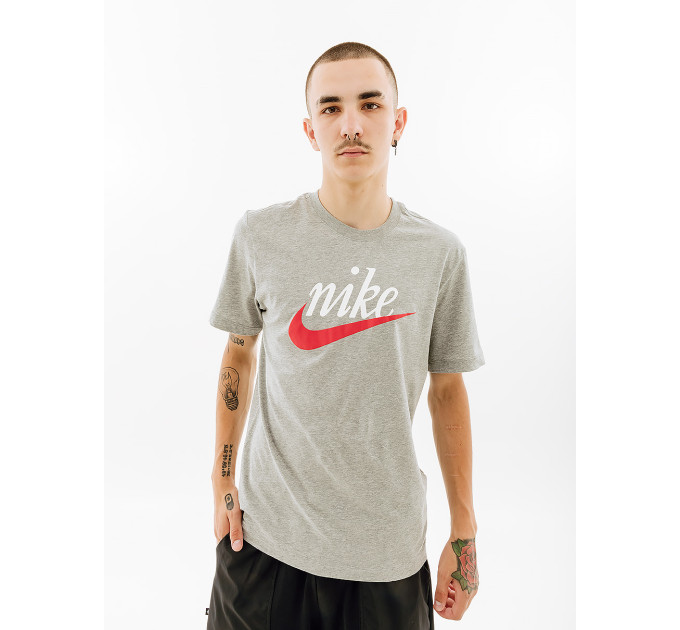 Чоловіча Футболка Nike M NSW TEE FUTURA 2 Сірий XL (7dDZ3279-063 XL) Чоловіча Футболка Nike M NSW TEE FUTURA 2 Сірий XL (7dDZ3279-063 XL)