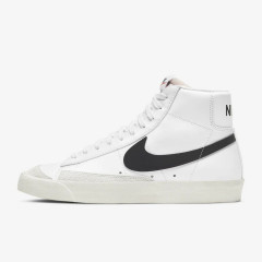 Чоловічі Кросівки Nike Blazer Mid '77 Vintage Білий 46 (BQ6806-100 46) Чоловічі Кросівки Nike Blazer Mid '77 Vintage Білий 46 (BQ6806-100 46)