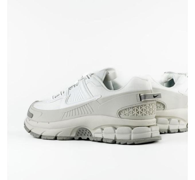 Чоловічі Кросівки NIKE ZOOM VOMERO ROAM Білий 40.5 (7dHV5951-100 40.5)