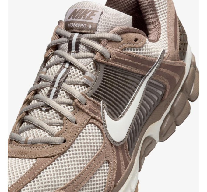 Чоловічі Кросівки Nike ZOOM VOMERO 5 Коричневий 42.5 (7dHF1553-004 42.5)