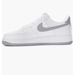 Чоловічі Кросівки Nike AIR FORCE 1 07 Білий 40.5 (7dFJ4146-100 40.5)