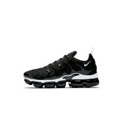 Чоловічі Кросівки Nike AIR VAPORMAX PLUS Чорний 42.5 (7d924453-011 42.5)