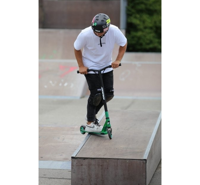 Самокат трюковий Schildkrot Flipwhip Hydro Чорний/Зелений (510403)