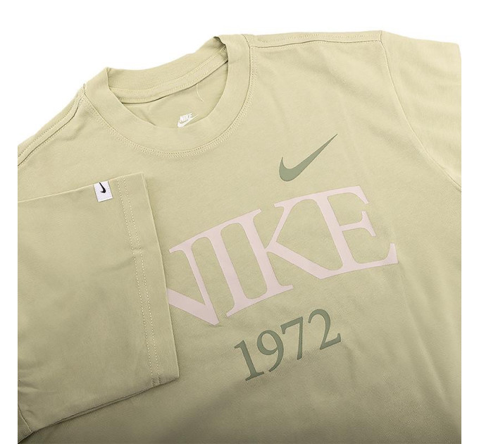Жіноча Футболка Nike W TEE CLASSICS BOXY Світло-зелений XS (7dFQ6600-371 XS)