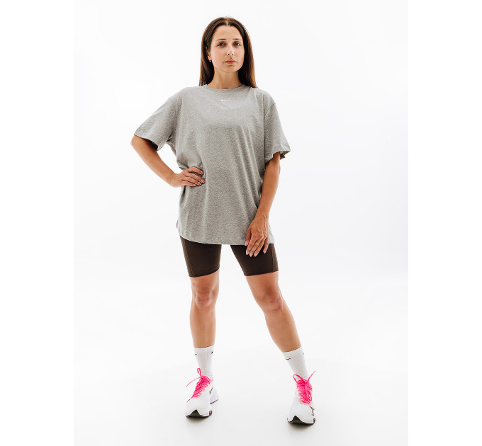 Жіноча Футболка Nike W NSW ESSNTL TEE BF LBR Сірий S (7dDN5697-063 S) Жіноча Футболка Nike W NSW ESSNTL TEE BF LBR Сірий S (7dDN5697-063 S)