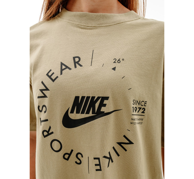 Жіноча Футболка Nike W NSW TEE BF PRNT SU Хакі M (7dFD4235-276 M)