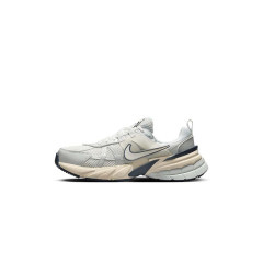 Жіночі Кросівки NIKE W V2K RUN Білий 39 (7dFD0736-004 39)