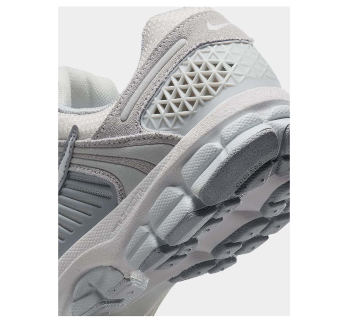 Жіночі Кросівки Nike W ZOOM VOMERO 5 Сірий 41 (7dHQ0458-001 41)