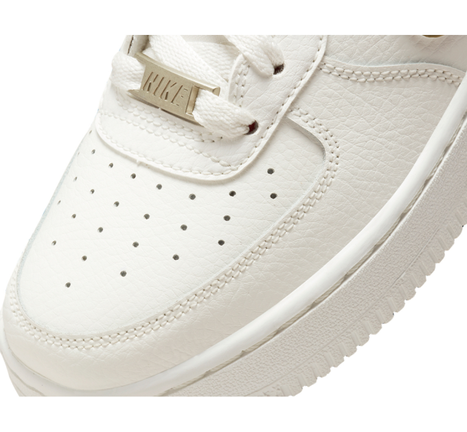 Дитячі Кросівки NIKE AIR FORCE 1 LV8 Бежевий 38.5 (7dDH9595-001 38.5)