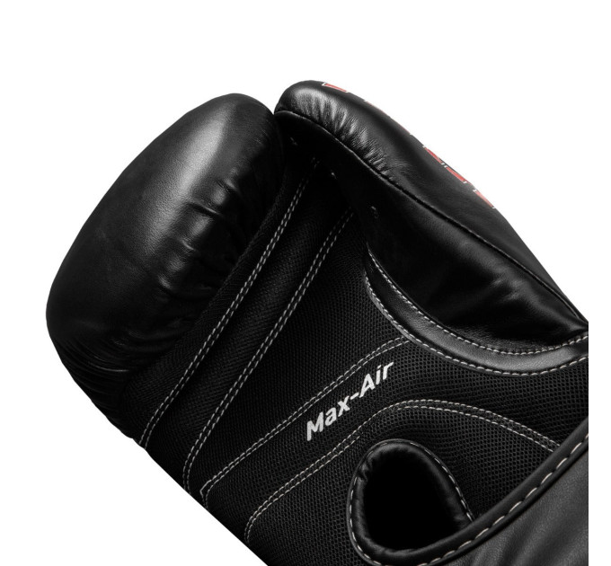 Боксерські рукавиці TITLE Classic Black Max Black 8 oz (бинти 4м. в комплекті)