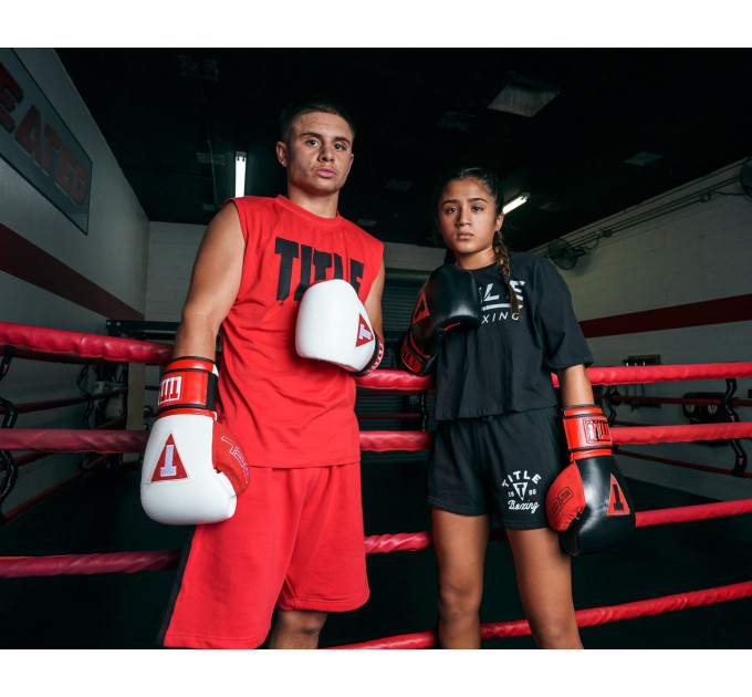 Боксерські рукавиці TITLE Boxing All Heart Bag Gloves 2.0 Black/Red 10 oz (бинти 4м. в комплекті)