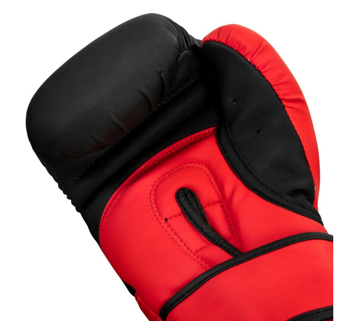 Боксерські рукавиці TITLE Boxing Guts and Glory Black/Red M 12oz (бинти 4м. в комплекті)