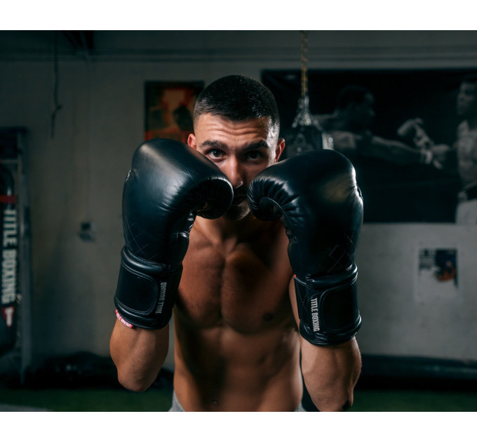 Боксерські рукавиці TITLE Boxing Ko-Vert Black 14 oz (бинти 4м. в комплекті)